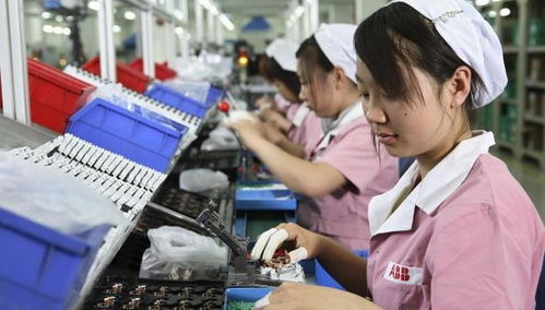 职场陷阱 中介承诺月薪5000包吃住，打工妹月底领薪愣在当场