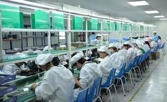 智能浪潮下的蓝领之路 工厂工人如何应对自动化转型与职业中介的新角色